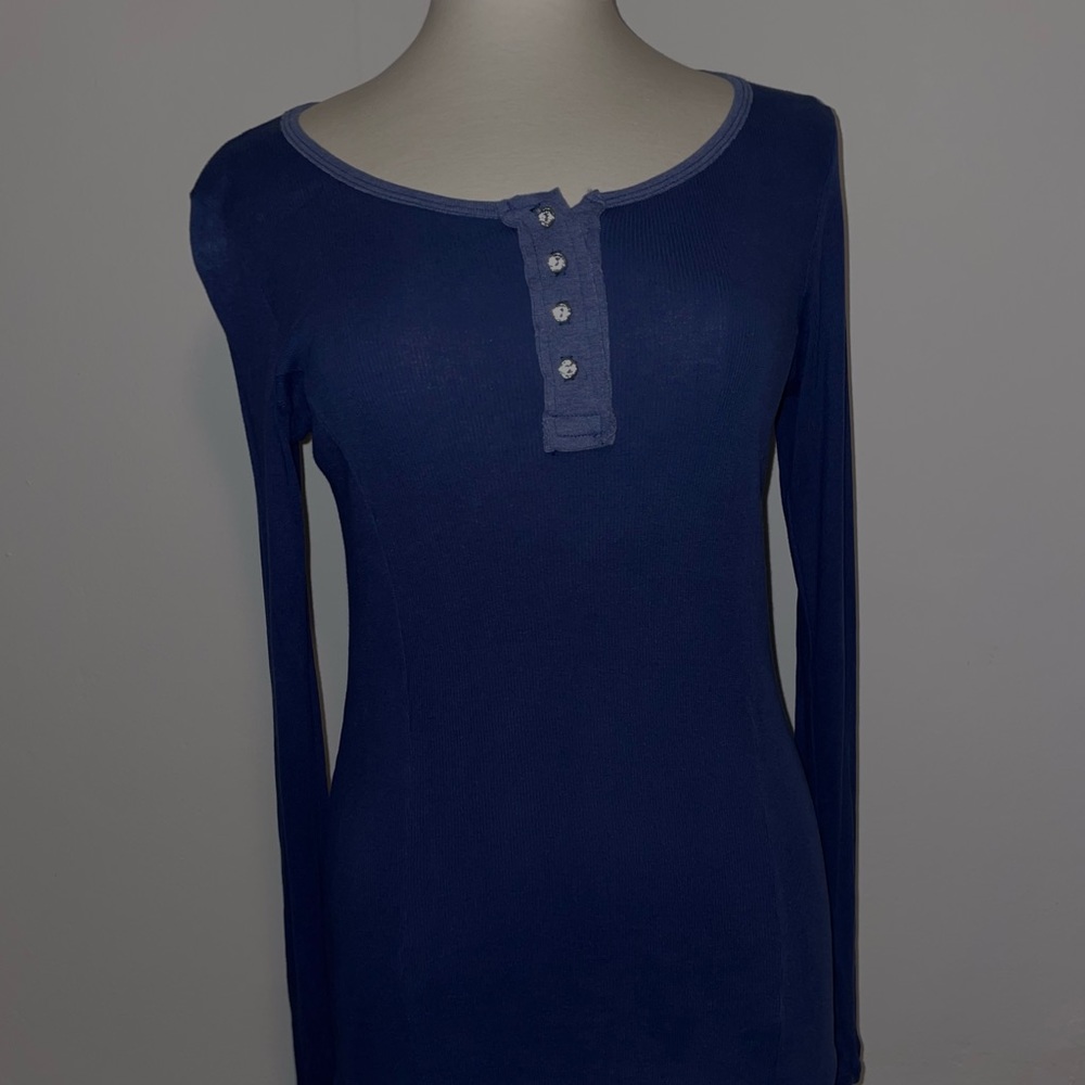 Women’s TParty navy long sleeve shirt size L.